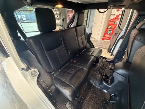 Used 2014 Jeep Wrangler Unlimited Sahara AWD/4WD image 5