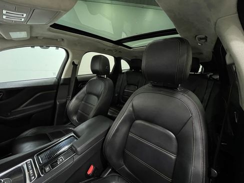 Used 2019 Jaguar F-PACE Prestige image 14