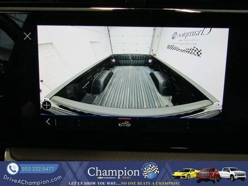 Used 2024 GMC Sierra 1500 Denali AWD/4WD image 9
