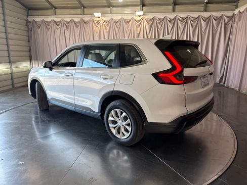 Used 2024 Honda CR-V LX image 5