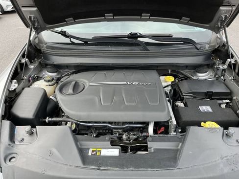 Used 2017 Jeep Cherokee Latitude w/ Cold Weather Group image 19