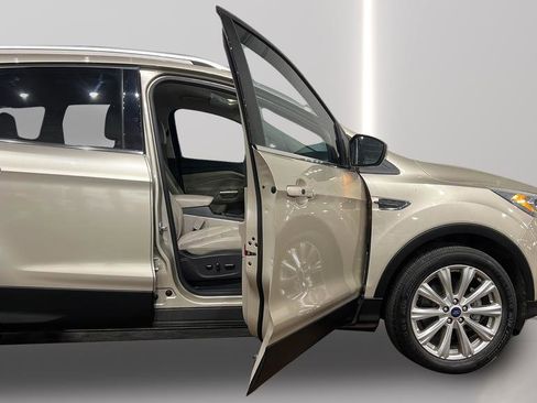 Used 2017 Ford Escape Titanium image 17