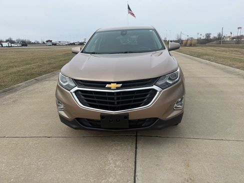 Used 2019 Chevrolet Equinox LT w/ Driver Convenience Package image 12