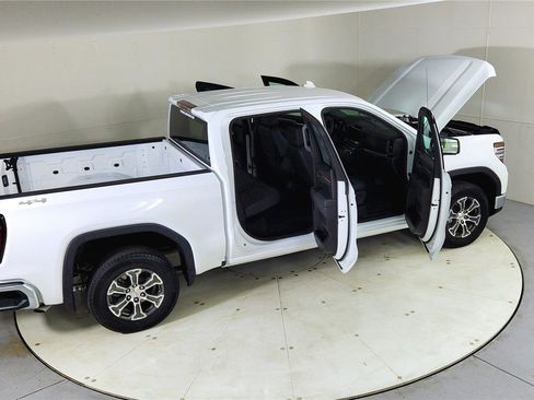 Used 2025 GMC Sierra 1500 SLT image 27