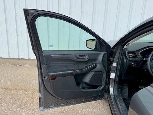 Certified 2025 Ford Escape Active AWD/4WD image 14
