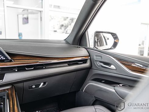 Used 2022 Cadillac Escalade ESV Luxury AWD/4WD image 40