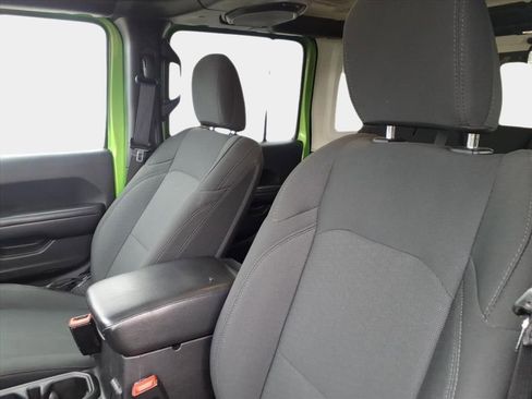 Used 2019 Jeep Wrangler Unlimited Sport S image 11