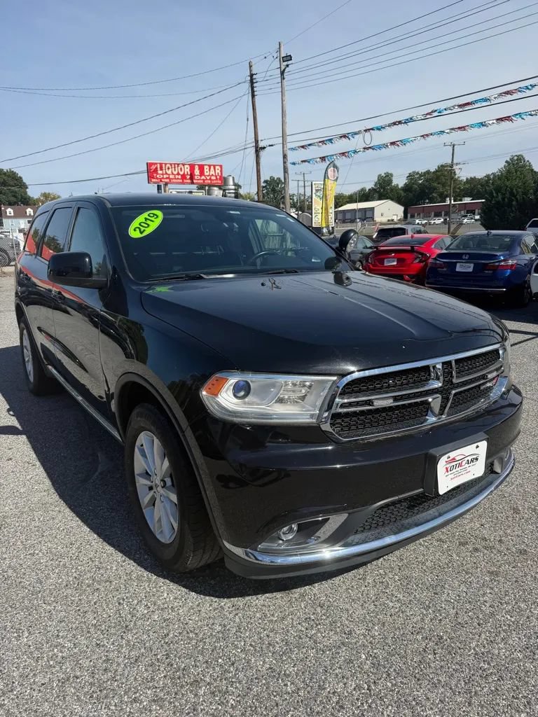 Used 2019 Dodge Durango SXT AWD/4WD image 3