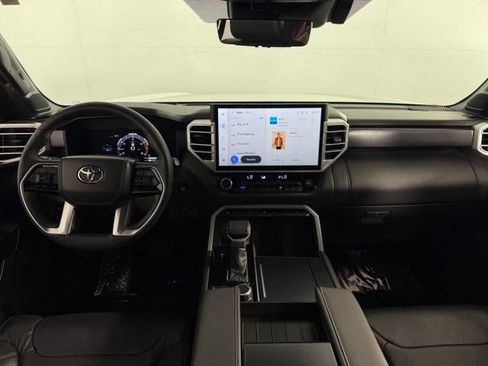 Used 2025 Toyota Tundra Platinum AWD/4WD image 25