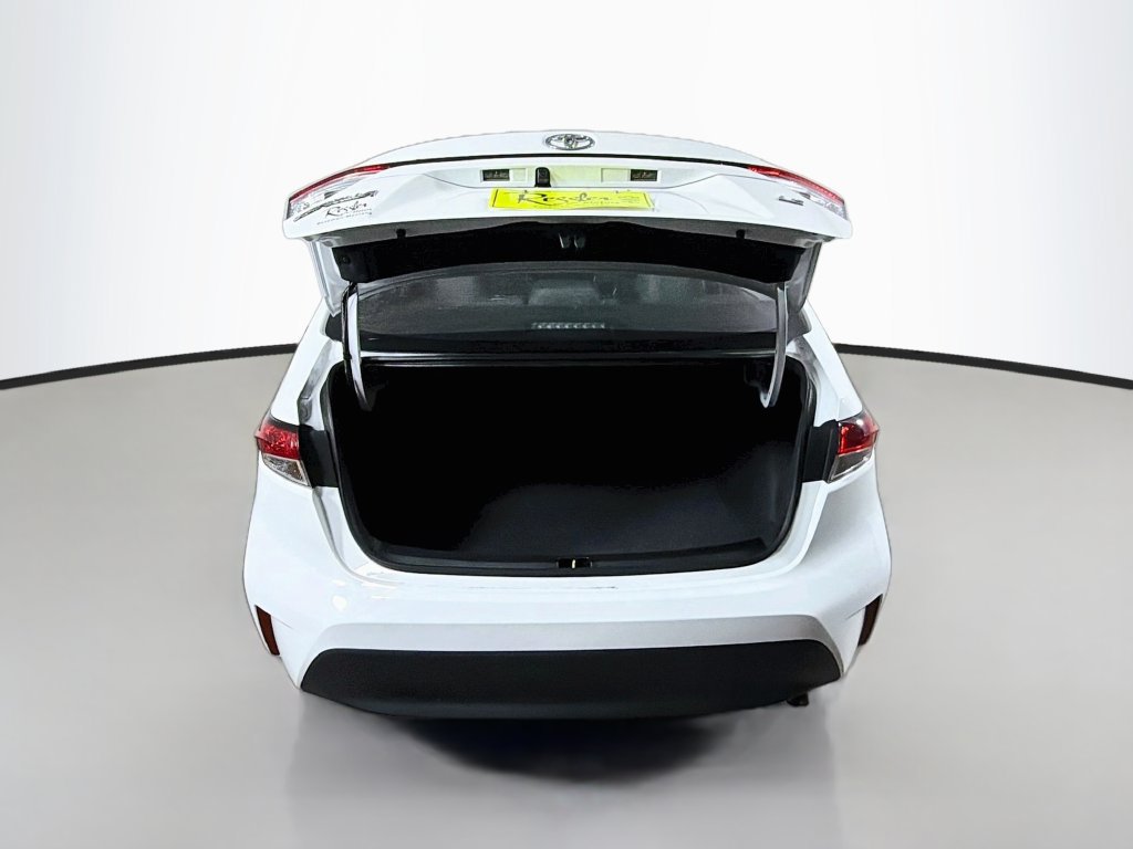 Used 2025 Toyota Corolla LE FWD image 21