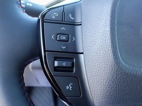 New 2026 Toyota Prius Plug-In Hybrid image 17