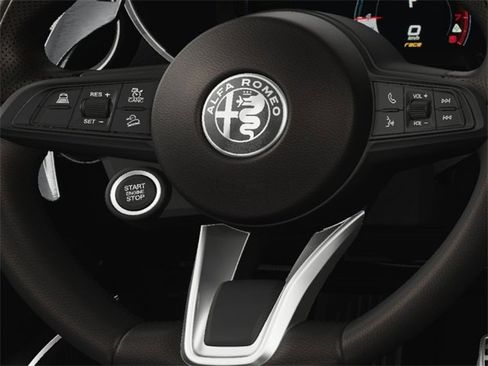 New 2025 Alfa Romeo Stelvio Sprint image 21