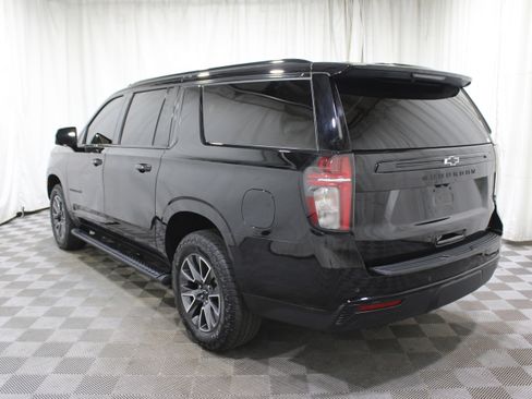 Used 2024 Chevrolet Suburban Z71 w/ Luxury Package image 37