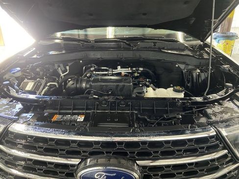 Used 2023 Ford Explorer XLT w/ Equipment Group 202A image 10