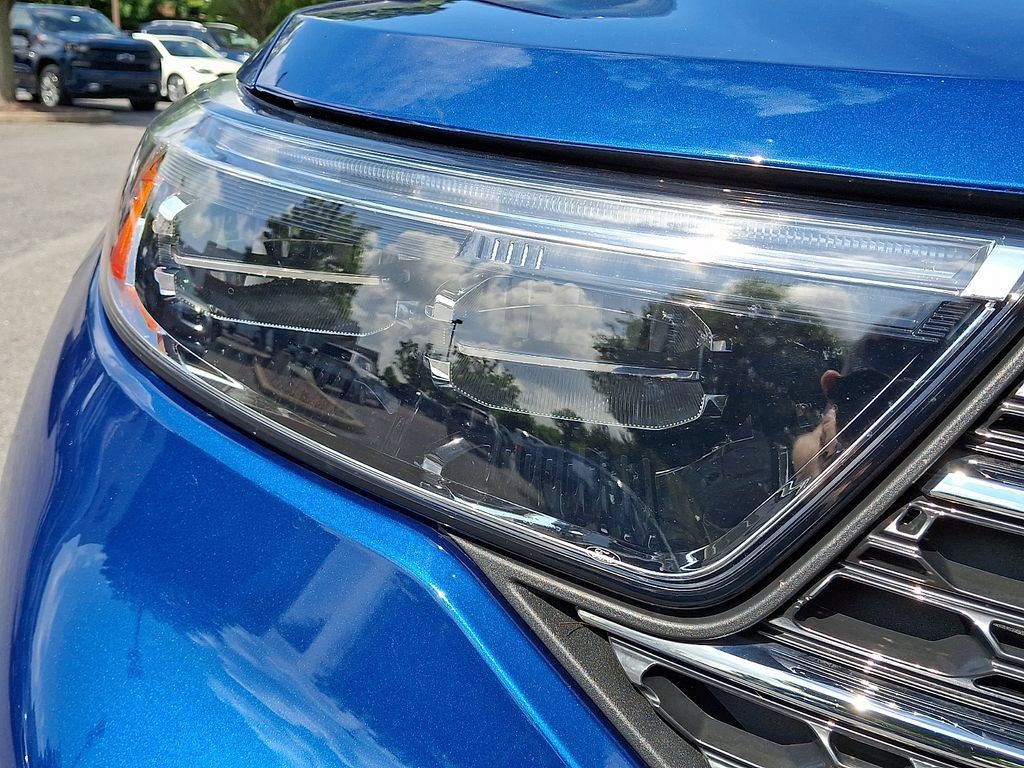 Used 2022 Ford Explorer XLT w/ Equipment Group 202A AWD/4WD image 11
