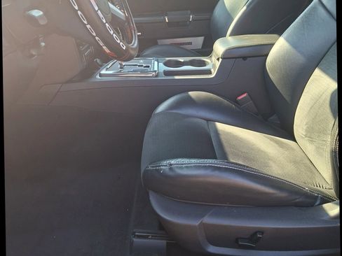 Used 2008 Dodge Challenger SRT8 RWD image 7