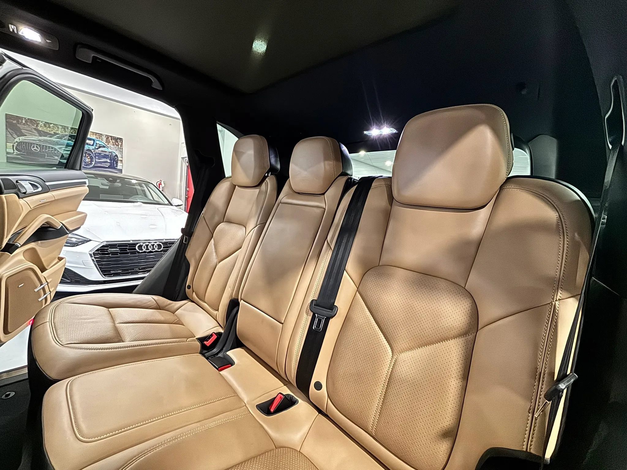 Used 2017 Porsche Cayenne S w/ Premium Package AWD/4WD image 15
