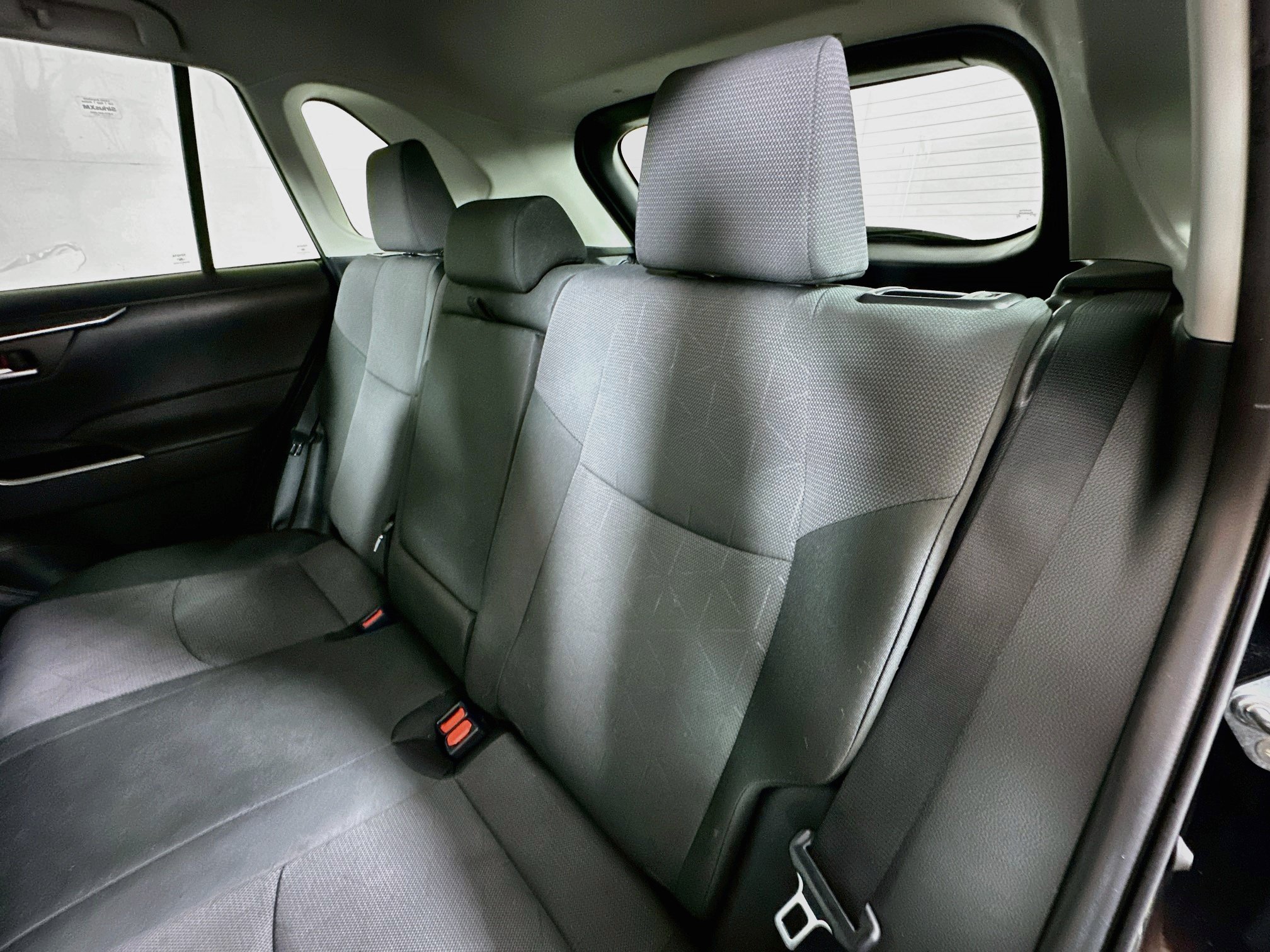 Used 2025 Toyota RAV4 XLE FWD image 21