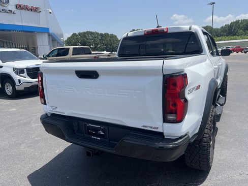 Used 2025 Chevrolet Colorado ZR2 AWD/4WD image 5
