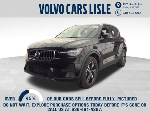 Certified 2025 Volvo XC40 B5 Core image 1
