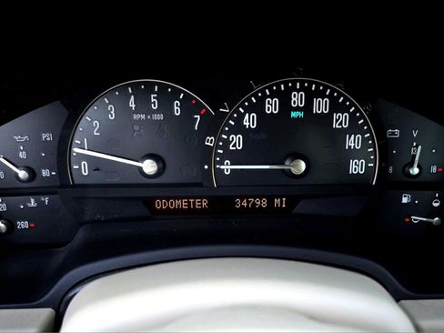 Used 2004 Cadillac XLR image 17