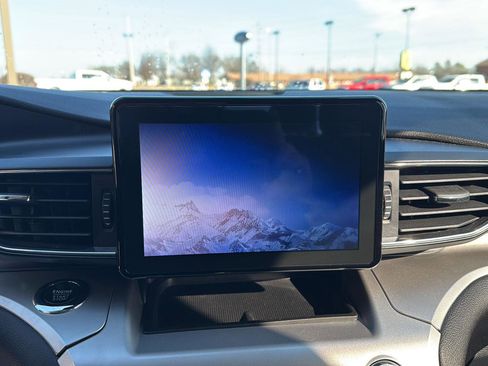 Used 2022 Ford Explorer XLT w/ Equipment Group 202A image 20