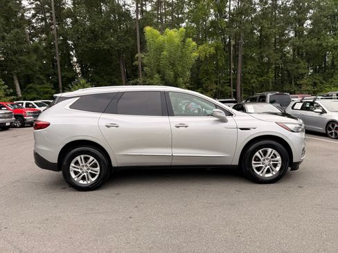 Used 2020 Buick Enclave Essence FWD image 8