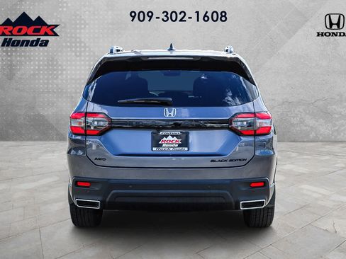 Certified 2025 Honda Pilot Black Edition image 5