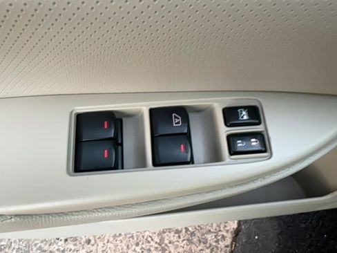 Used 2010 Subaru Outback 2.5i Limited w/ Popular Equipment Group 1B image 14