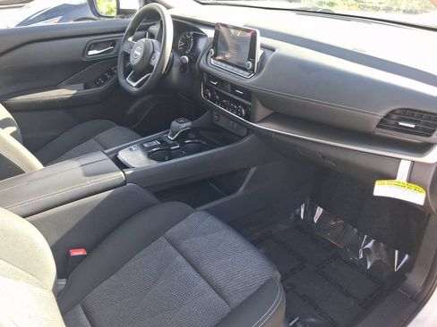 Used 2024 Nissan Rogue SV FWD image 26