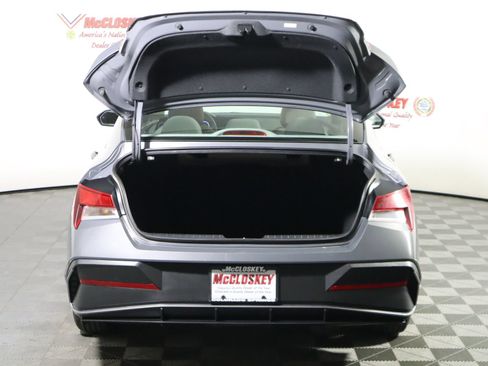 Used 2024 Hyundai Elantra SEL FWD image 11