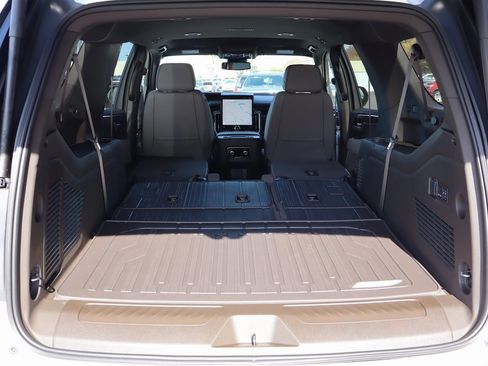 New 2026 GMC Yukon XL Elevation w/ LPO, Floor Liner Package image 23