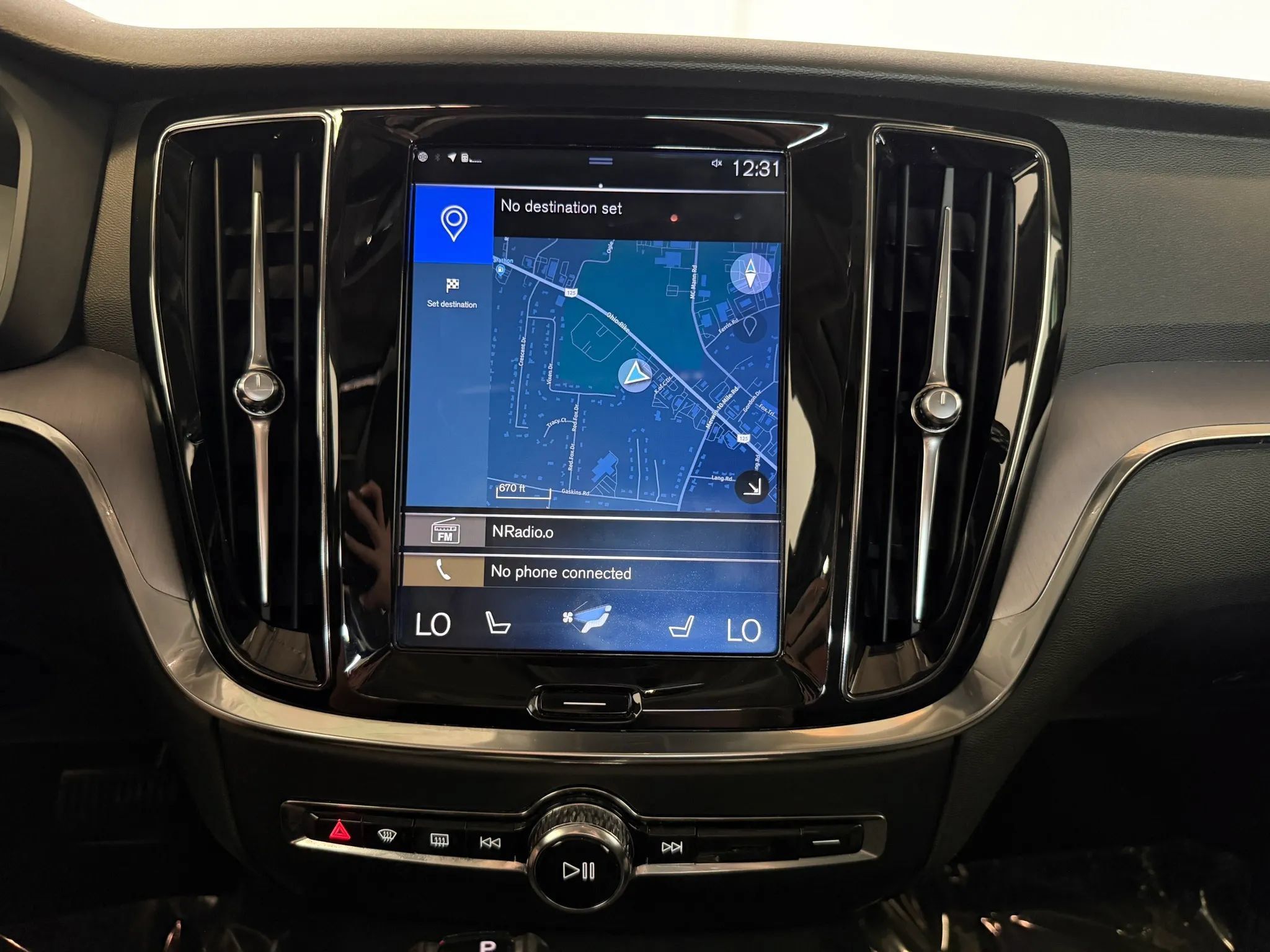 Used 2019 Volvo S60 T5 Momentum w/ Premium Package FWD image 18
