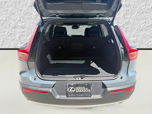 Used 2020 Volvo XC40 T5 Momentum w/ Protection Package Premier AWD/4WD image 12
