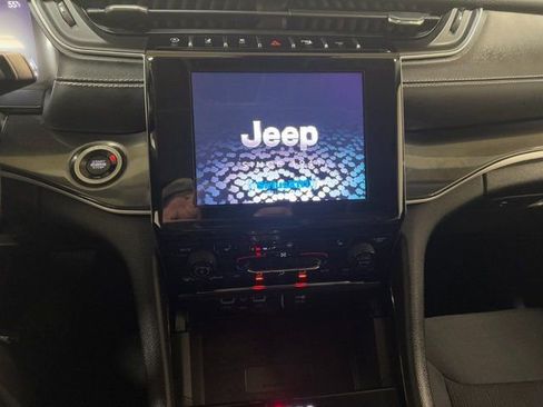 Used 2023 Jeep Grand Cherokee Laredo w/ Luxury Tech Group I image 24