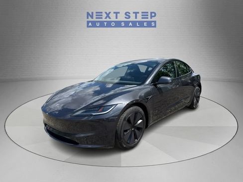 Used 2025 Tesla Model 3 Long Range AWD/4WD image 3