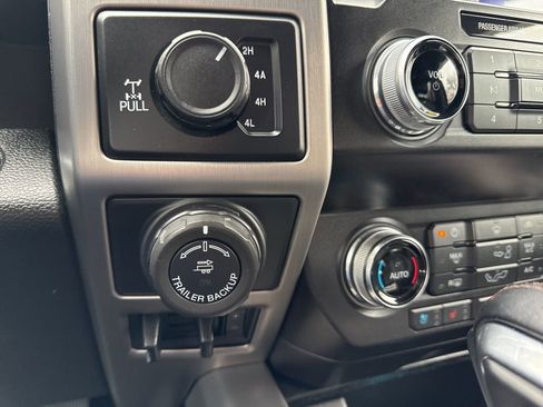 Used 2020 Ford F150 Platinum w/ Equipment Group 701A Luxury image 28