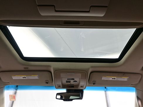 Used 2015 GMC Yukon XL SLT w/ Open Road Package image 19