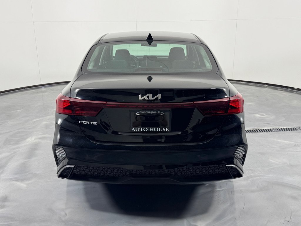 Used 2023 Kia Forte LXS w/ LXS Technology Package FWD image 6