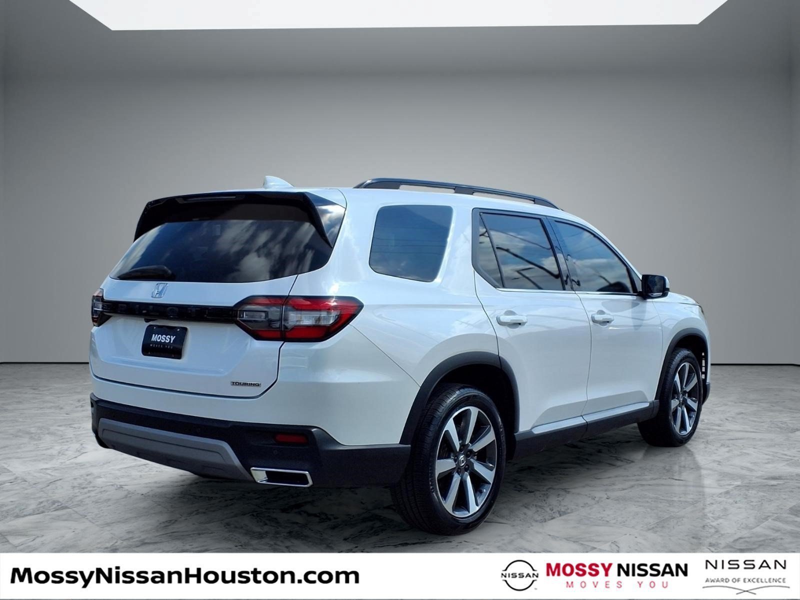 Used 2024 Honda Pilot Touring image 7