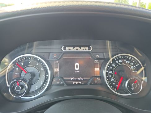 Used 2019 RAM 1500 Laramie AWD/4WD image 22