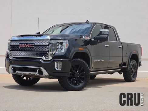 Used 2023 GMC Sierra 2500 Denali w/ Denali Black Diamond Edition AWD/4WD image 1