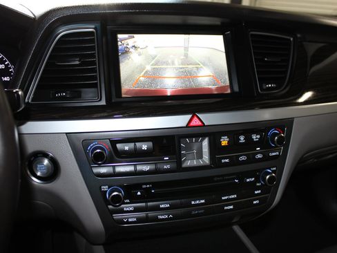 Used 2015 Hyundai Genesis 3.8 RWD image 14