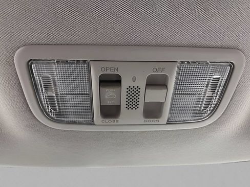 Used 2016 Honda HR-V EX image 19