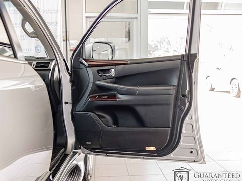 Used 2015 Lexus LX 570 4WD w/ Luxury Package image 44