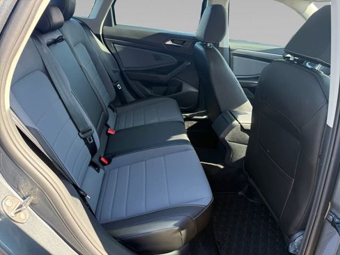 Used 2025 Volkswagen Jetta SE image 13