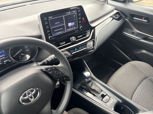 Used 2021 Toyota C-HR LE image 20