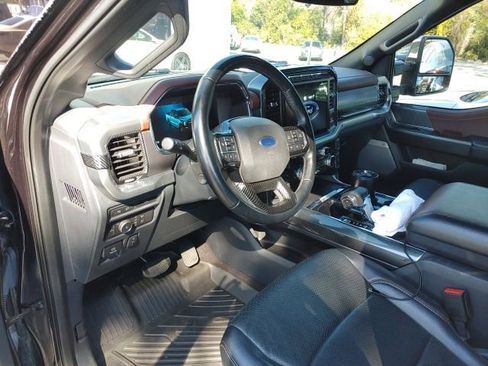 Used 2021 Ford F150 Lariat w/ Equipment Group 502A High image 7