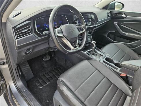 Used 2024 Volkswagen Jetta SE FWD image 10