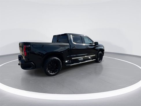 Used 2022 Chevrolet Silverado 1500 High Country w/ Technology Package image 14
